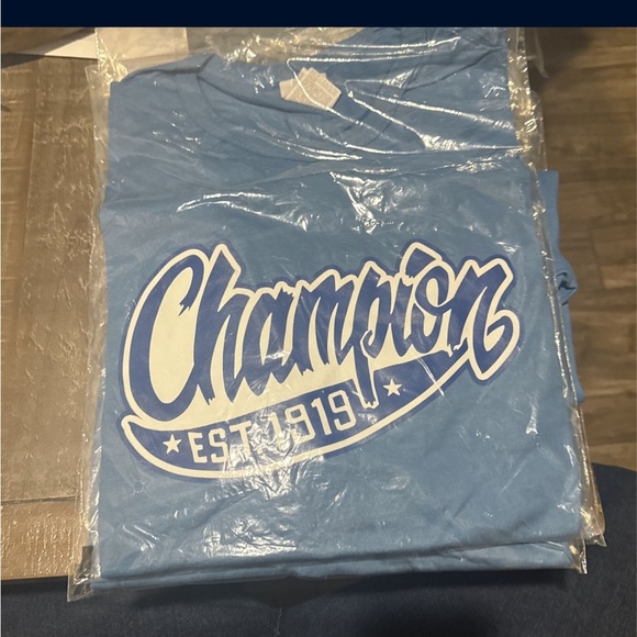 Champion blue tee - Picture 2 of 2